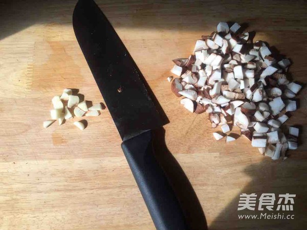 Pasta with Black Pepper and Shiitake Meat Sauce recipe