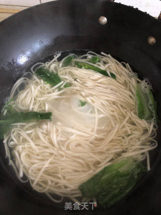 Spicy Pork Ear Noodles recipe