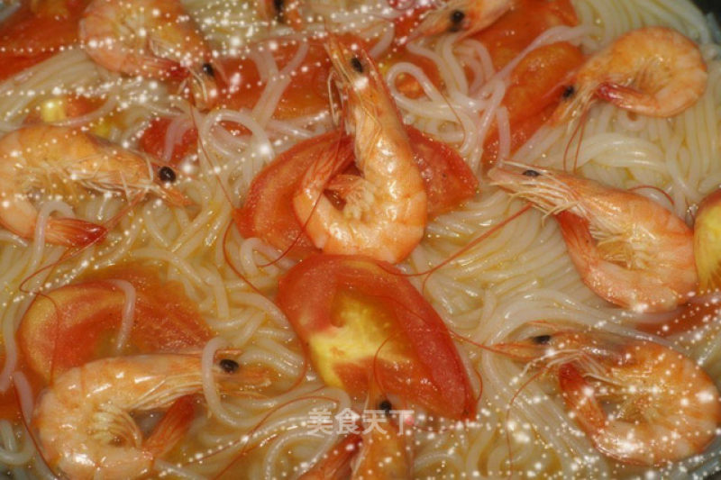 Rice Noodles with Shrimp and Tomato
