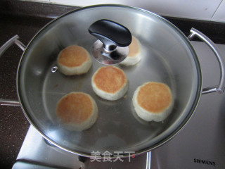 Do Not Use The Oven to Make Moon Cakes: Soviet-style Pretzel & Jujube Mud Moon Cakes recipe