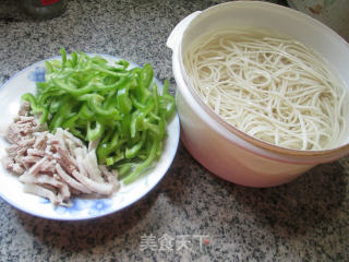 Fried Noodles with Shredded Pork and Pepper recipe