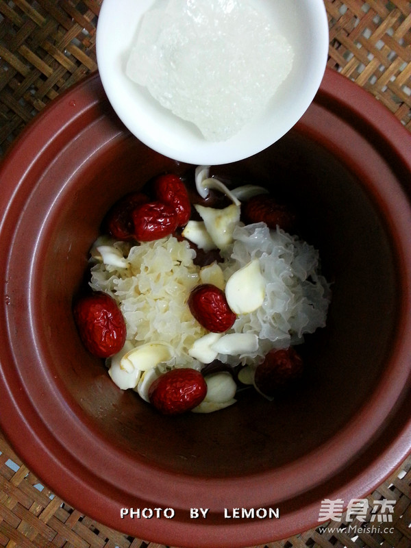 Tremella and Red Date Soup recipe