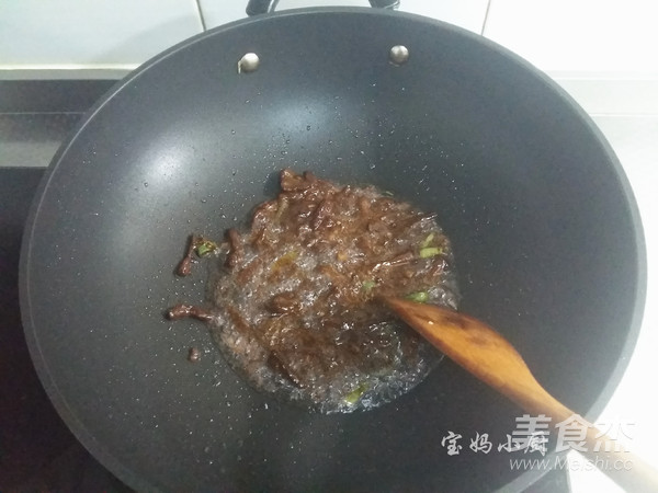 Stir-fried Leek with Soy Sprouts recipe