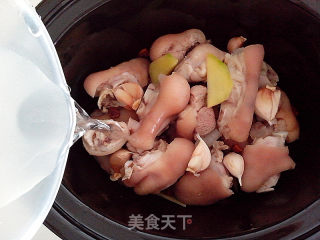 Stewed Pork Knuckles with Black Beans [good Tonic in Autumn] recipe