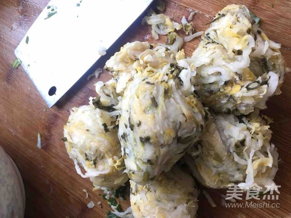Jade Sauerkraut Dumplings recipe