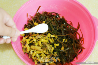 Pickled Pepper Seaweed Shreds recipe