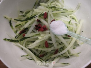 Cold Medlar and Cucumber Shreds recipe