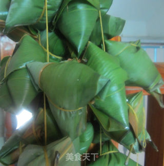 Eat Zongzi on Dragon Boat Festival ------ Today I Wrapped Peanuts, Lotus Seeds and Meat Dumplings recipe