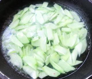 Sausage Stir-fried Chayote recipe