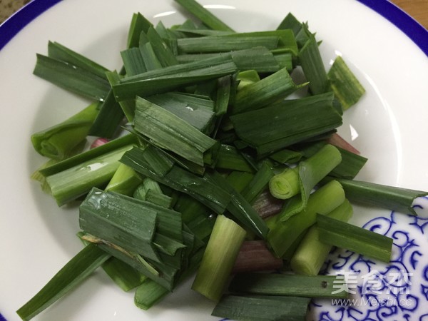 Grilled Tofu with Garlic Leaves recipe