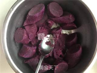 Purple Sweet Potato Rice Cake with Bean Paste recipe