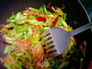 Stir-fried Celery with Enoki Mushrooms recipe