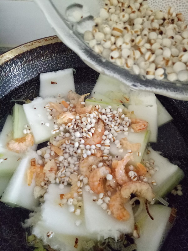 Winter Melon, Sea Rice and Coix Seed Soup recipe