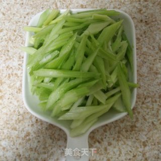 Celery Stir-fried Pork recipe