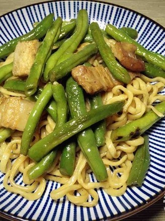 Braised Noodles with Quick Beans recipe