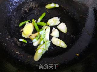 Braised Chicken Thigh with Potatoes and Mushrooms recipe