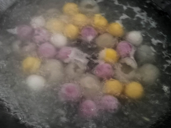 Longan Boiled Colorful Glutinous Rice Balls recipe