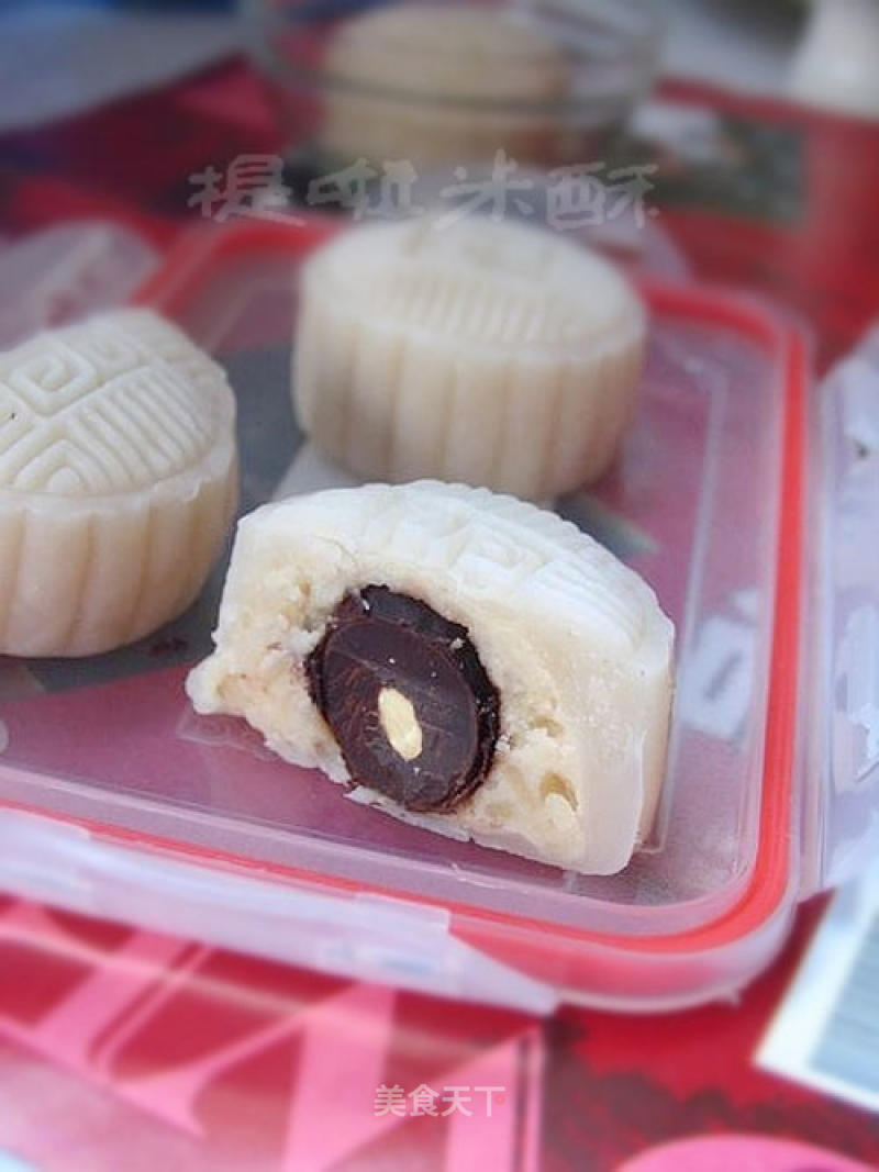 This Kind of Moon Cake is Super Delicious-almond Chocolate Snowy Moon Cake recipe