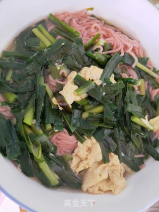 Leek Egg Elm Bark Noodle recipe