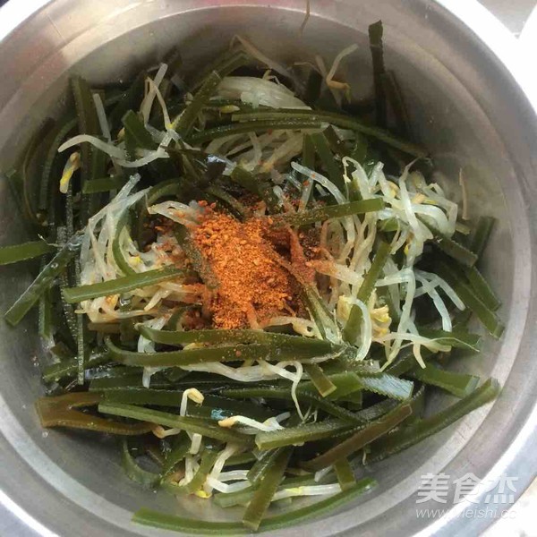 Bean Sprouts Mixed with Kelp recipe