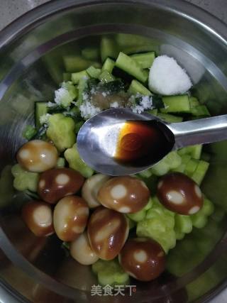 Quail Eggs Mixed with Cucumber recipe