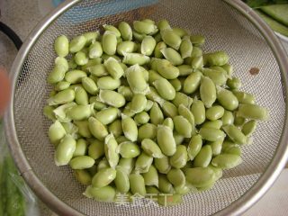 Stir-fried Edamame with Watermelon Peel recipe
