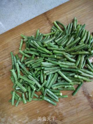 Stir-fried Cowpeas with Double Peppers recipe