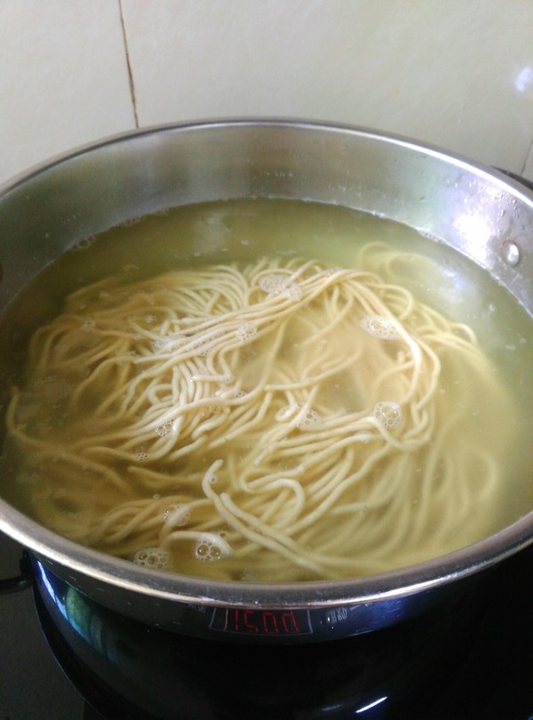 Fried Noodles with Sweet Potato Leaves recipe