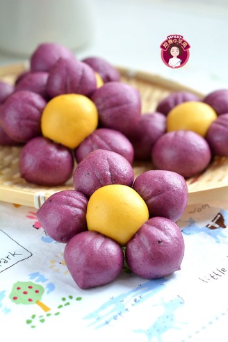 Pumpkin Purple Sweet Potato Flower Bun recipe