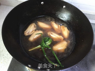 Braised Chicken Wings with Chestnuts recipe