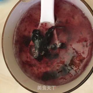 Hand Rub Ice Powder with Blueberry Sauce recipe