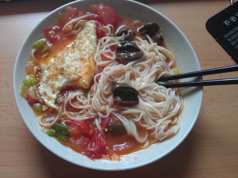 Tomato and Egg Noodles and Their Own Marinated Chicken Hearts recipe