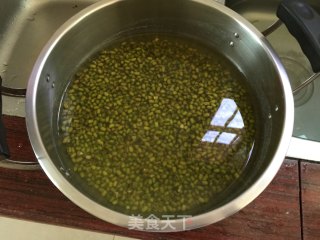 Brown Sugar, Ginger, and Mung Bean Soup recipe