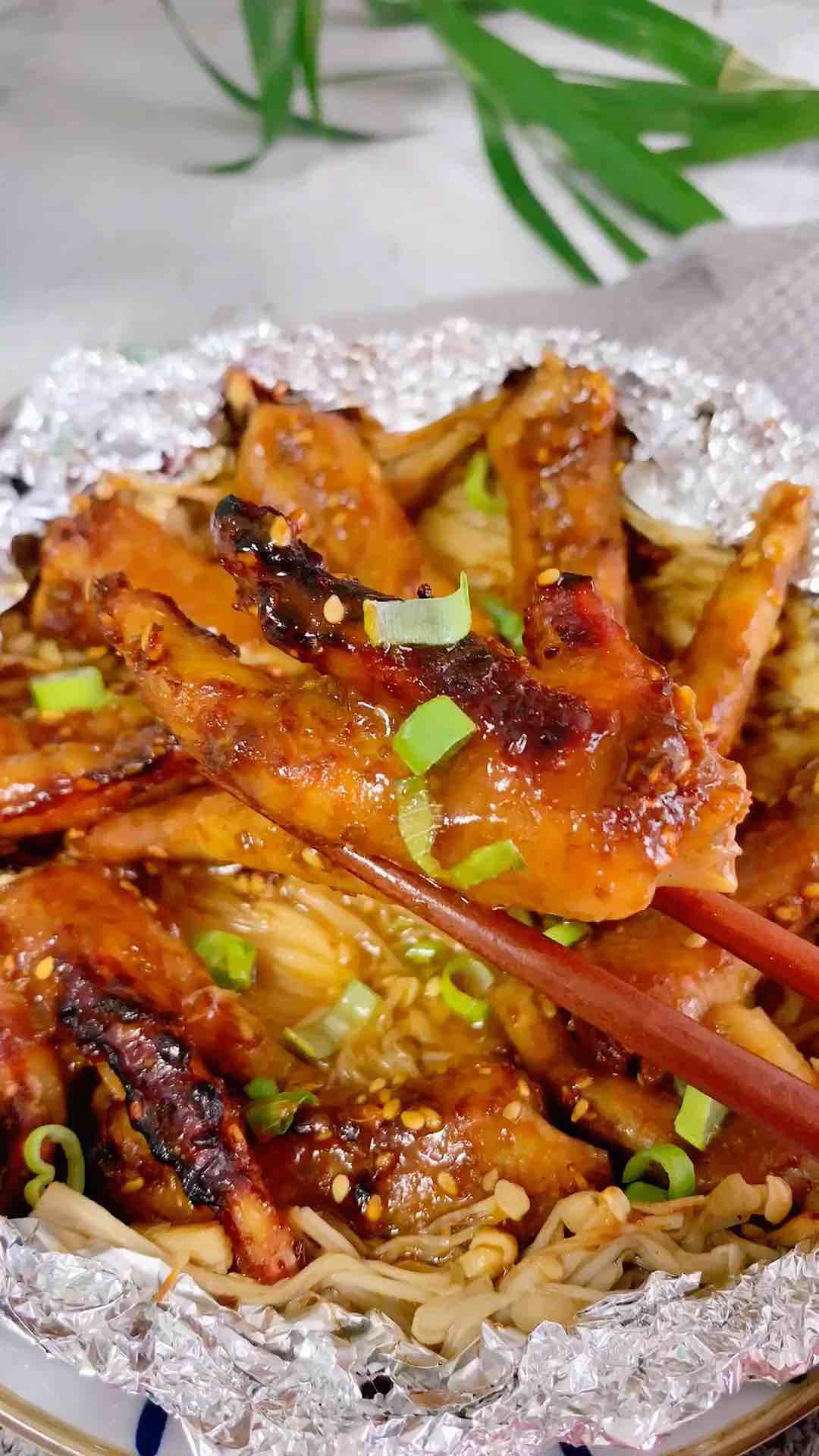 Grilled Chicken Feet with Sauce recipe