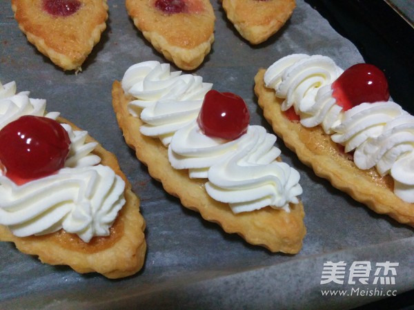 Mini Cherry Tart recipe