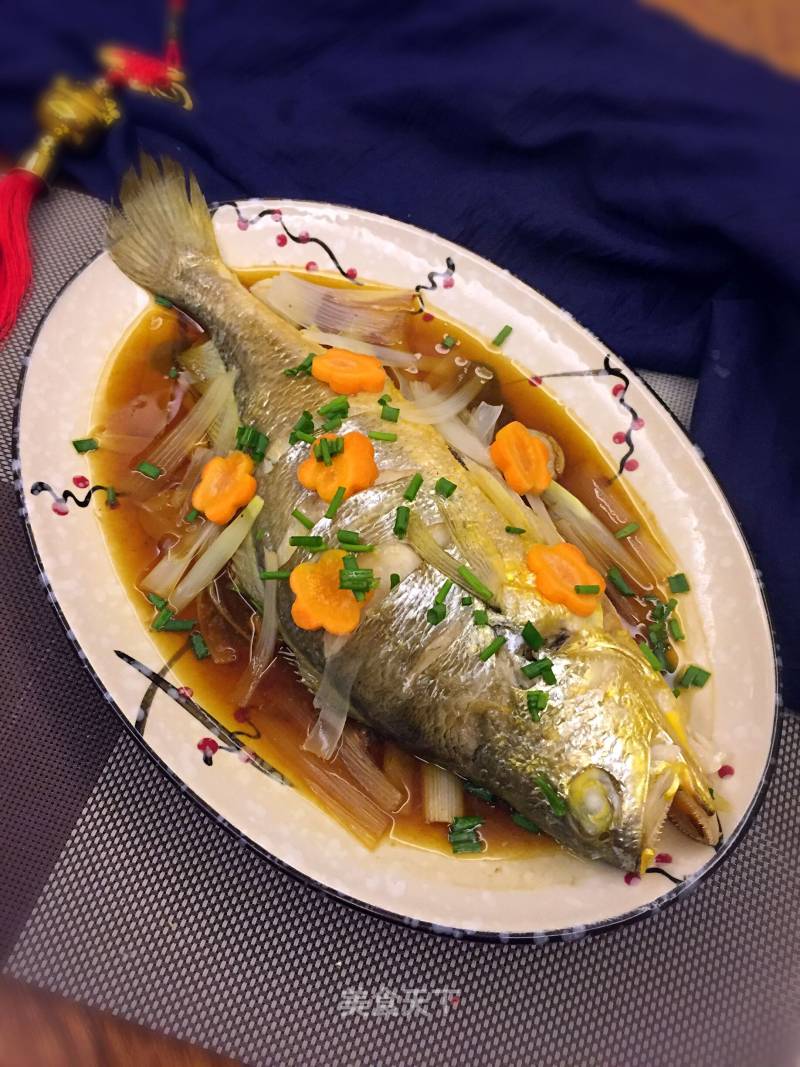 【zhejiang】steamed Yellow Croaker (steaming Every Day) recipe