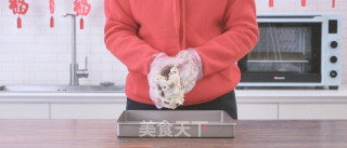 The Newest Internet Celebrity Snowflake Crisp, Pull The Grass! recipe