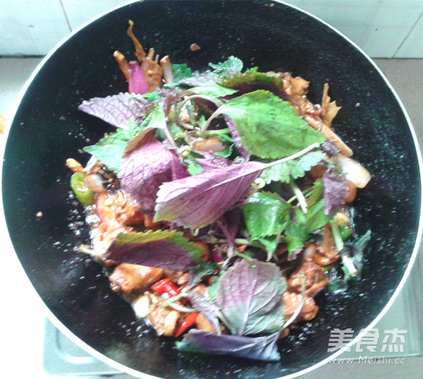 Basil Duck Casserole in Claypot recipe