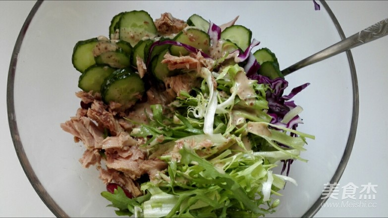 Tuna and Kidney Bean Salad with Seasonal Vegetables recipe