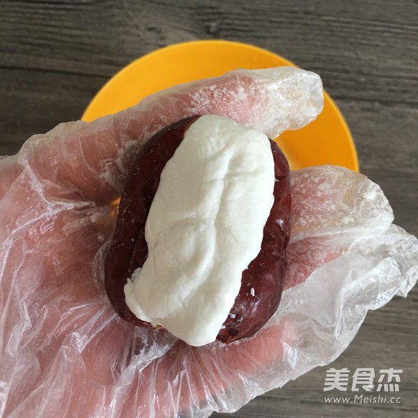Apple Stuffed Glutinous Rice Dates recipe