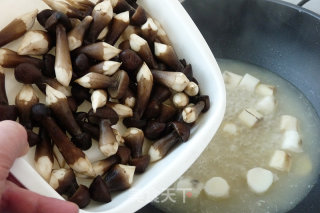 Agaricus Blazei in Chicken Soup with Yam recipe