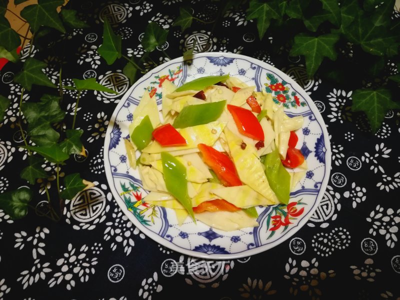 Stir-fried Bamboo Shoots with Green Red Pepper recipe