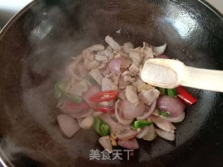 Stir-fried Pork with Green Red Pepper and Onion recipe