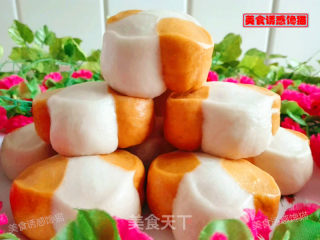 Pumpkin Two-color Buns recipe