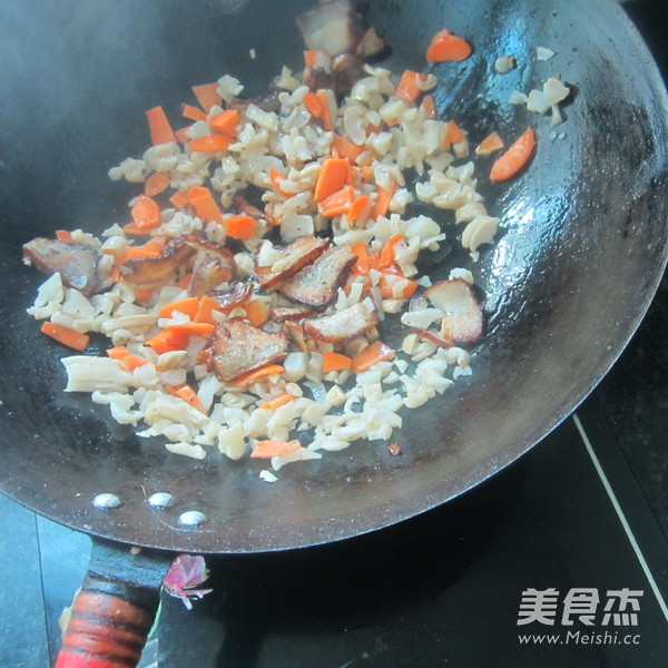 Roasted Bacon with Soy Sauce and Dried Radish recipe