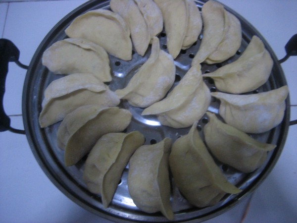 Steamed Dumplings with Cornmeal Hot Noodles recipe