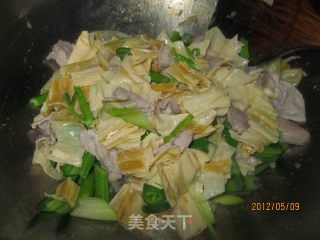 Fried Pork with Yuba recipe