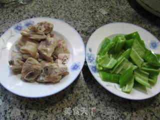 Stir-fried Chicken Nuggets with Hot Peppers recipe
