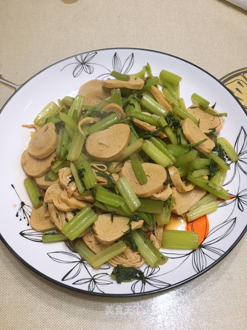 Fried Celery with Tofu Wrap