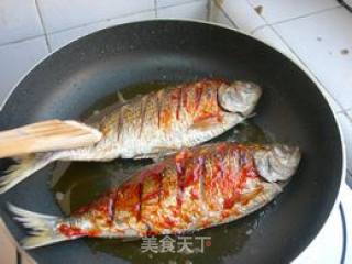 Crucian Carp with Garlic recipe